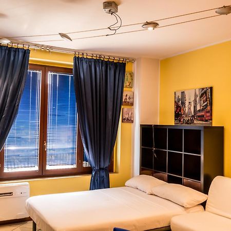 Cozy Suite Rogoredo Apartment Next To The Metro And Train Station Milão Exterior foto