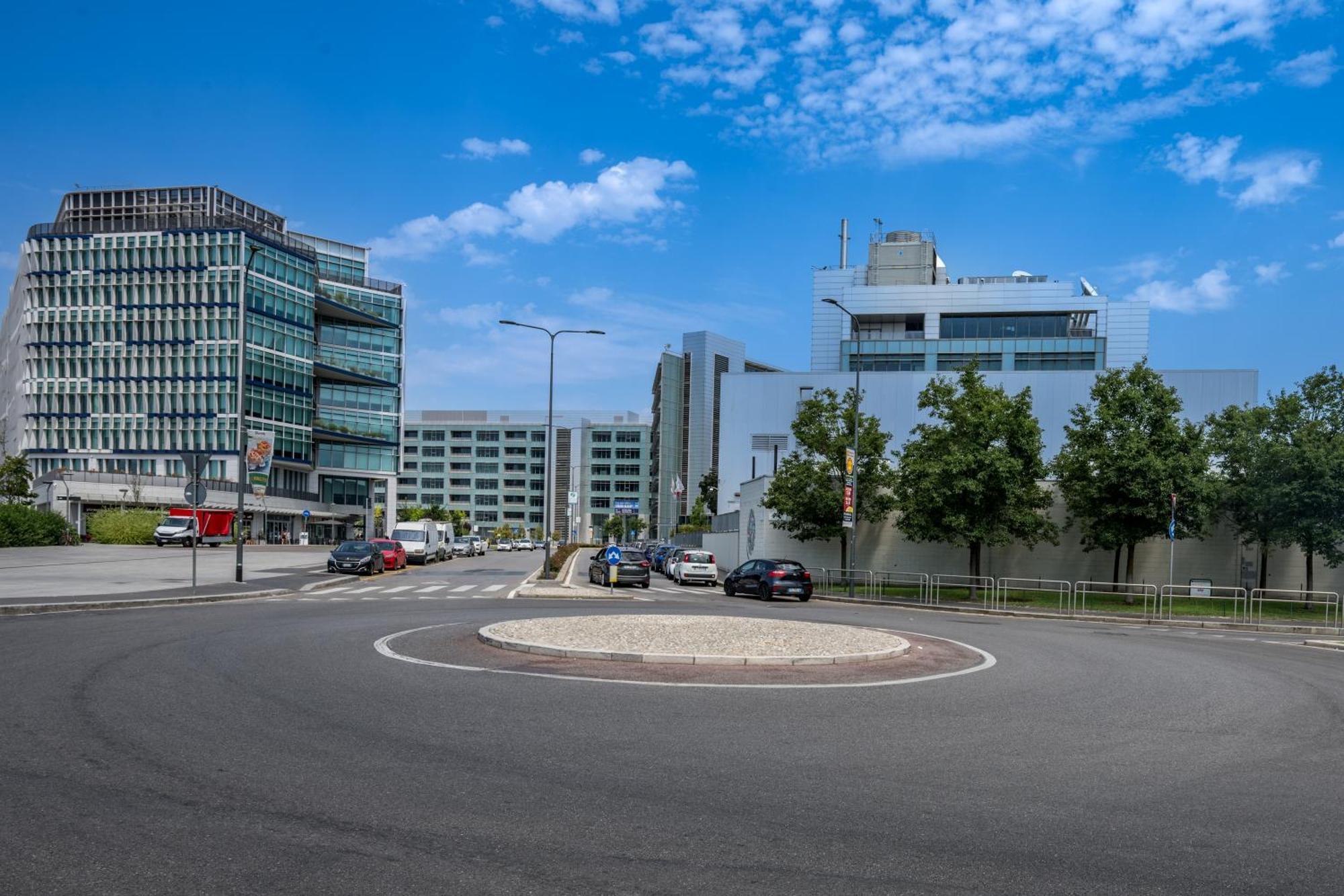 Cozy Suite Rogoredo Apartment Next To The Metro And Train Station Milão Exterior foto