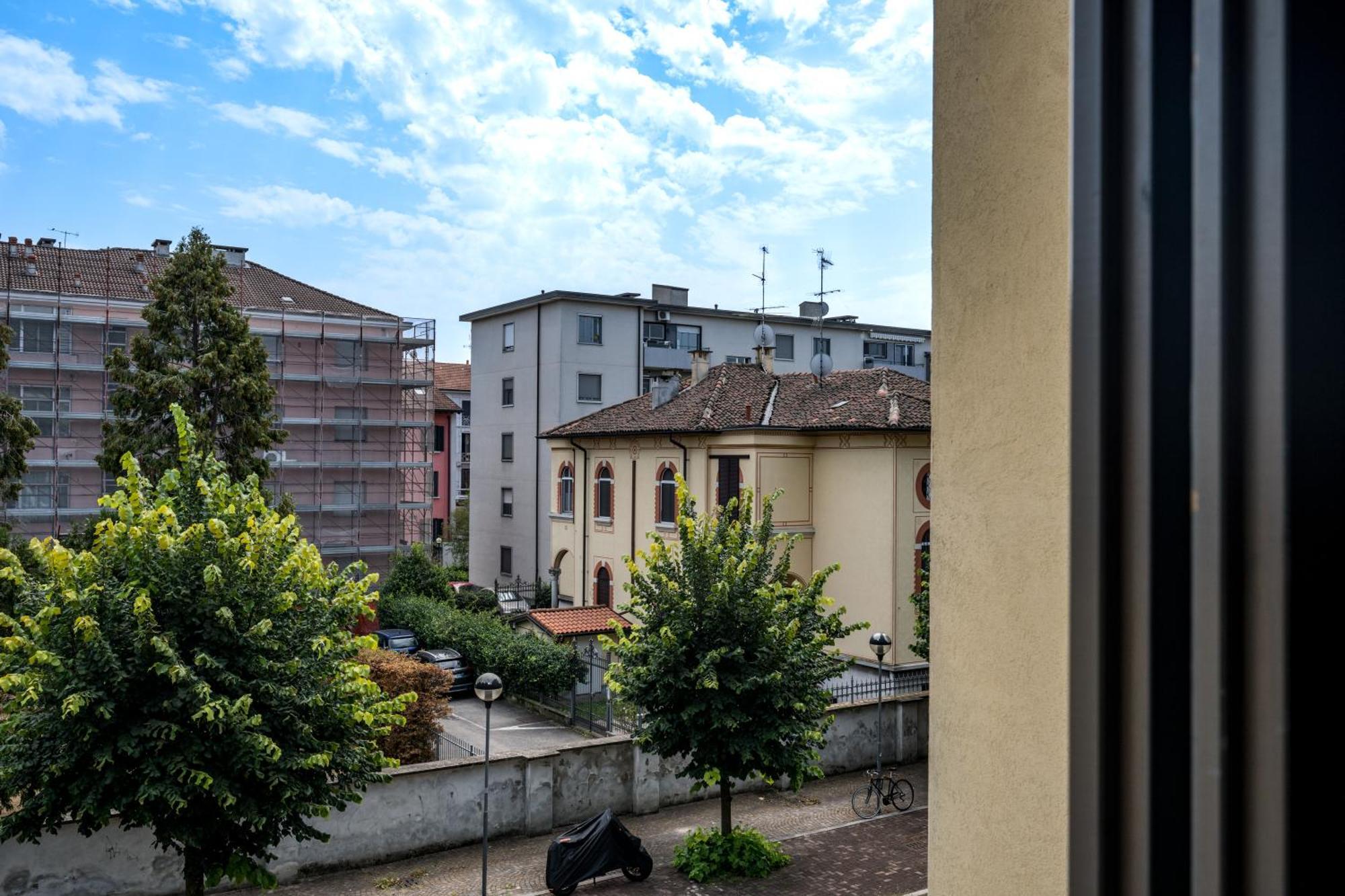 Cozy Suite Rogoredo Apartment Next To The Metro And Train Station Milão Exterior foto