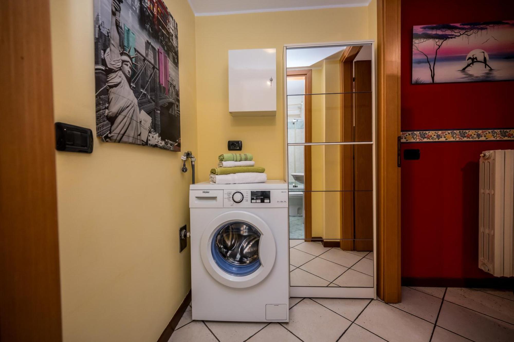 Cozy Suite Rogoredo Apartment Next To The Metro And Train Station Milão Exterior foto
